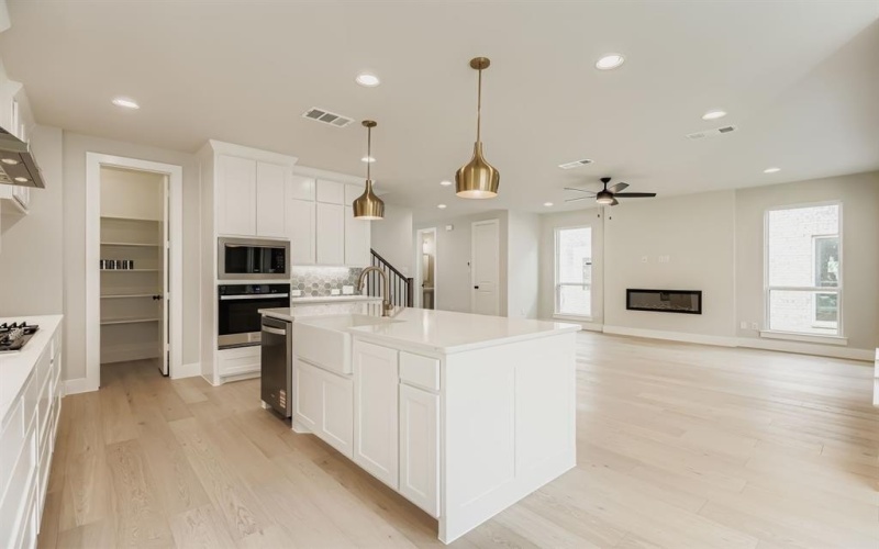 3520 Chivalry Lane, Lewisville, TX 75056, 3 Habitaciones Habitaciones , ,2 BañosBaños,Residential,En Venta,3520 Chivalry Lane,20880370