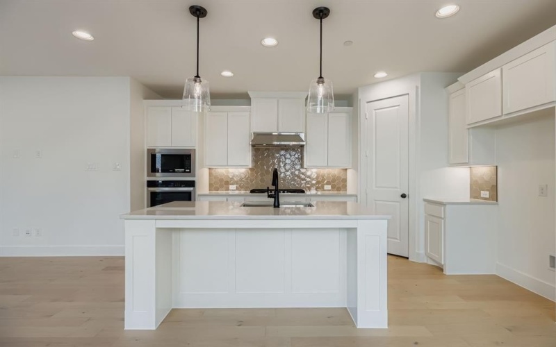 3513 Kings Court Drive, Lewisville, TX 75056, 4 Bedrooms Bedrooms, ,3 BathroomsBathrooms,Residential,For Sale,3513 Kings Court Drive,0,20880505