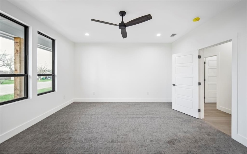 635 W Liveoak, Jacksboro, TX 76458, 3 Bedrooms Bedrooms, ,2 BathroomsBathrooms,Residential,For Sale,635 W Liveoak,20878744