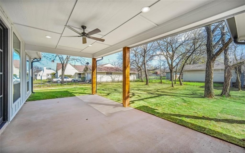 635 W Liveoak, Jacksboro, TX 76458, 3 Bedrooms Bedrooms, ,2 BathroomsBathrooms,Residential,For Sale,635 W Liveoak,20878744
