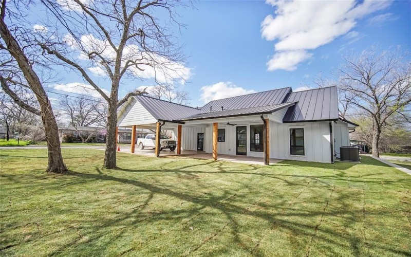 635 W Liveoak, Jacksboro, TX 76458, 3 Bedrooms Bedrooms, ,2 BathroomsBathrooms,Residential,For Sale,635 W Liveoak,20878744