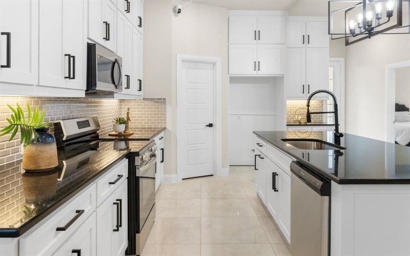2144 RW Bivens Lane, Fort Worth, TX 76105, 3 Bedrooms Bedrooms, ,2 BathroomsBathrooms,Residential,For Sale,2144 RW Bivens Lane,20878821