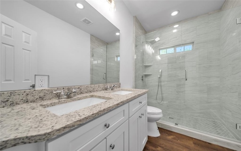 1128 Newton Road, Ferris, TX 75125, 6 Bedrooms Bedrooms, ,3 BathroomsBathrooms,Residential,For Sale,1128 Newton Road,20878945