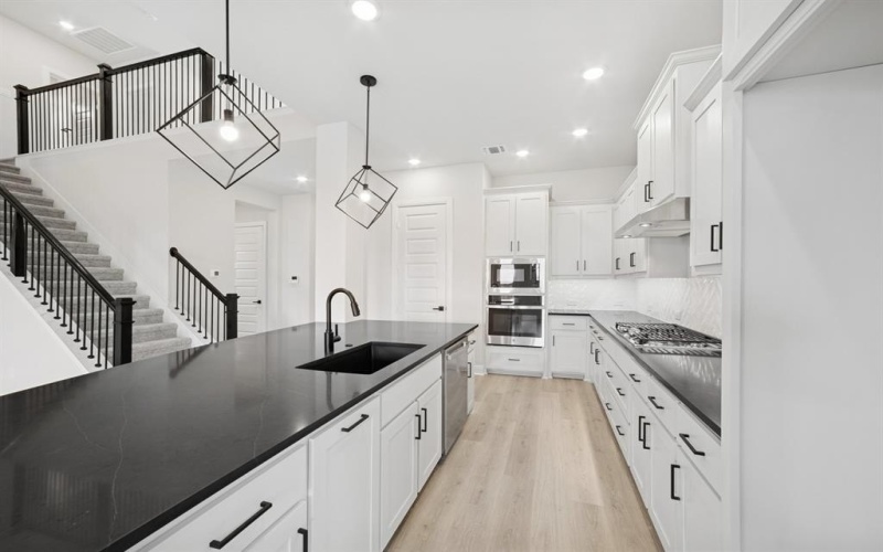 6213 Escarpment Drive, Fort Worth, TX 76112, 4 Habitaciones Habitaciones , ,3 BañosBaños,Residential,En Venta,6213 Escarpment Drive,20877176