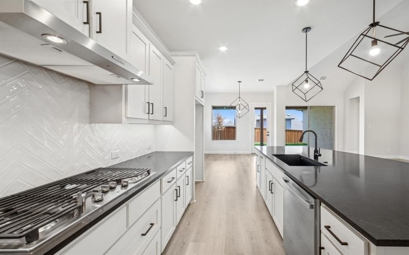 6213 Escarpment Drive, Fort Worth, TX 76112, 4 Habitaciones Habitaciones , ,3 BañosBaños,Residential,En Venta,6213 Escarpment Drive,20877176