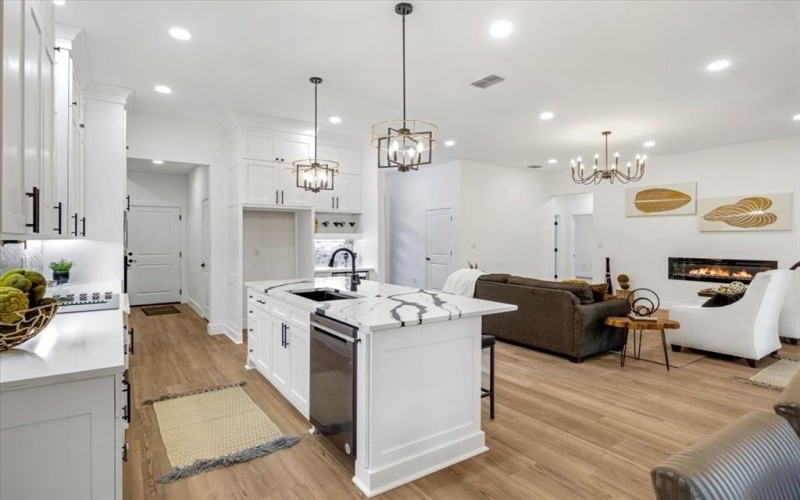 16022 Red Oak Road, Tyler, TX 75707, 5 Bedrooms Bedrooms, ,2 BathroomsBathrooms,Residential,For Sale,16022 Red Oak Road,20879885