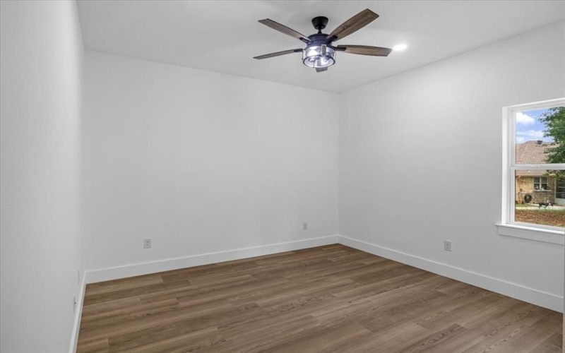 16022 Red Oak Road, Tyler, TX 75707, 5 Bedrooms Bedrooms, ,2 BathroomsBathrooms,Residential,For Sale,16022 Red Oak Road,20879885