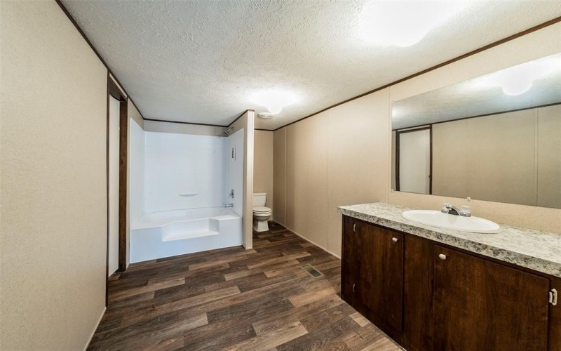 15139 Woods North Drive, Kemp, TX 75143, 3 Bedrooms Bedrooms, ,2 BathroomsBathrooms,Residential,For Sale,15139 Woods North Drive,20879788