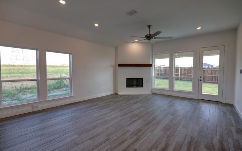 10171 blue jay Lane, Benbrook, TX 76126, 4 Bedrooms Bedrooms, ,3 BathroomsBathrooms,Residential,For Sale,10171 blue jay Lane,20879843