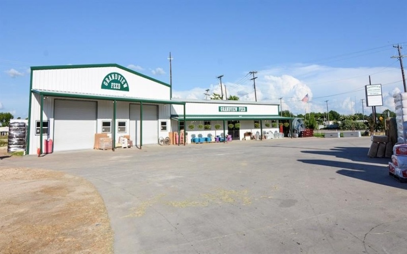 201 S Mcduff Street, Grandview, TX 76050, ,Commercial Sale,For Sale,201 S Mcduff Street,20877646