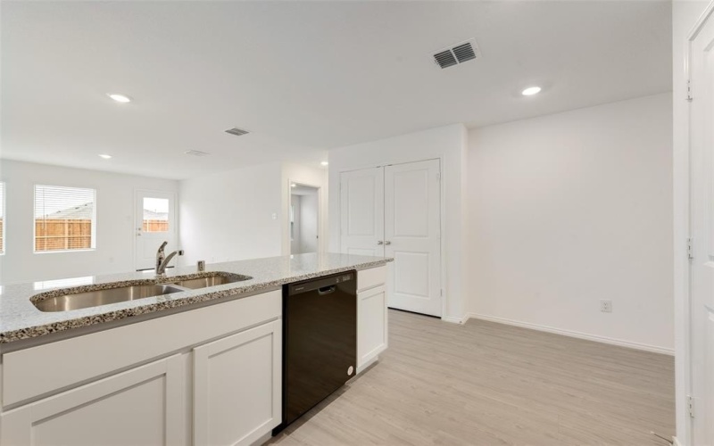 1624 Crested Way, Fort Worth, TX 76140, 3 Bedrooms Bedrooms, ,2 BathroomsBathrooms,Residential,For Sale,1624 Crested Way,20880756