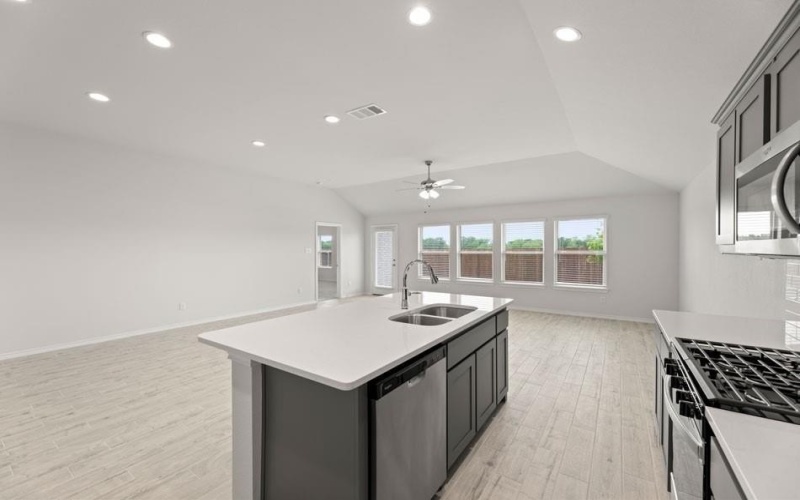201 Bandit, Terrell, TX 75160, 4 Bedrooms Bedrooms, ,2 BathroomsBathrooms,Residential,For Sale,201 Bandit,20881040