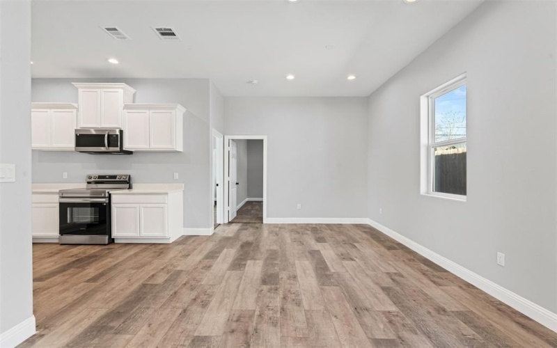 914 E Tucker Street, Fort Worth, TX 76104, 2 Habitaciones Habitaciones , ,2 BañosBaños,Residential,En Venta,914 E Tucker Street,20881062