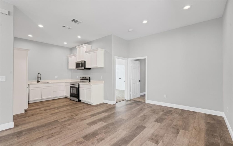 914 E Tucker Street, Fort Worth, TX 76104, 2 Habitaciones Habitaciones , ,2 BañosBaños,Residential,En Venta,914 E Tucker Street,20881062