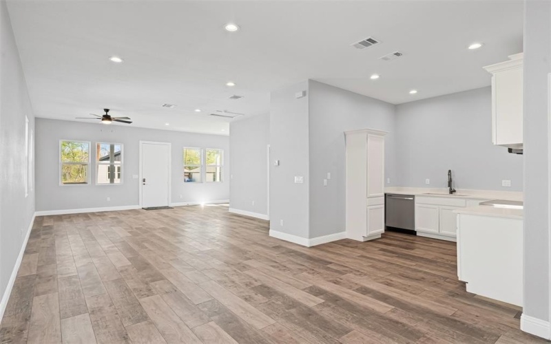 914 E Tucker Street, Fort Worth, TX 76104, 2 Habitaciones Habitaciones , ,2 BañosBaños,Residential,En Venta,914 E Tucker Street,20881062