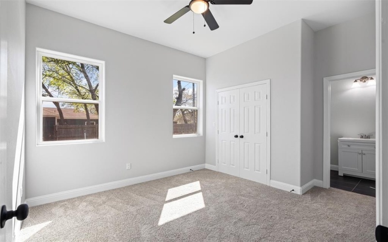 914 E Tucker Street, Fort Worth, TX 76104, 2 Habitaciones Habitaciones , ,2 BañosBaños,Residential,En Venta,914 E Tucker Street,20881062