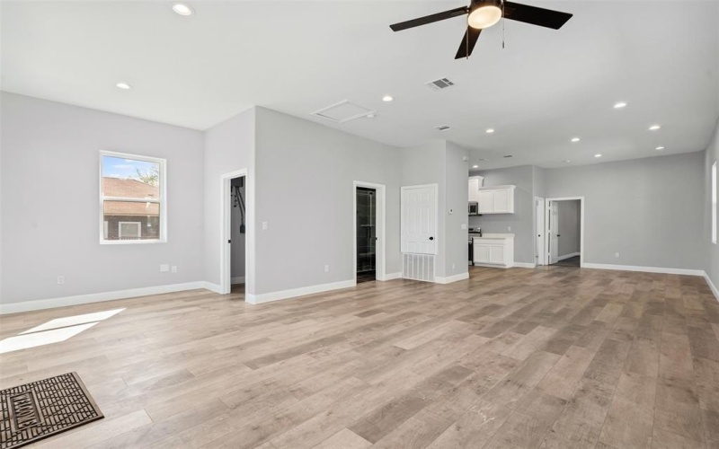 914 E Tucker Street, Fort Worth, TX 76104, 2 Habitaciones Habitaciones , ,2 BañosBaños,Residential,En Venta,914 E Tucker Street,20881062