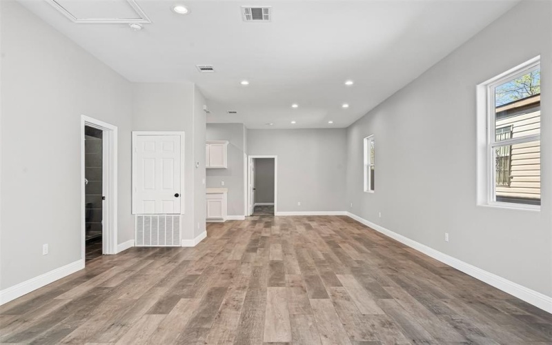 914 E Tucker Street, Fort Worth, TX 76104, 2 Habitaciones Habitaciones , ,2 BañosBaños,Residential,En Venta,914 E Tucker Street,20881062