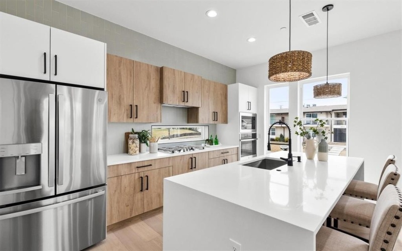 604 N Ewing Avenue #101, Dallas, TX 75203, 3 Habitaciones Habitaciones , ,3 BañosBaños,Residential,En Venta,604 N Ewing Avenue,20881099