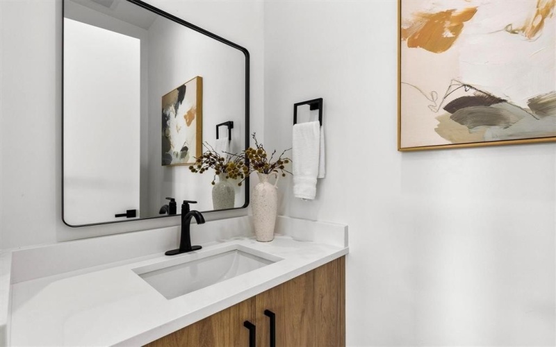 604 N Ewing Avenue #101, Dallas, TX 75203, 3 Habitaciones Habitaciones , ,3 BañosBaños,Residential,En Venta,604 N Ewing Avenue,20881099