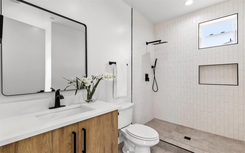 604 N Ewing Avenue #101, Dallas, TX 75203, 3 Habitaciones Habitaciones , ,3 BañosBaños,Residential,En Venta,604 N Ewing Avenue,20881099