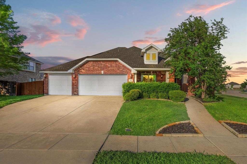 501 Highpoint Lane, Mansfield, TX 76063, 4 Habitaciones Habitaciones , ,3 BañosBaños,Residential,En Venta,501 Highpoint Lane,20881381