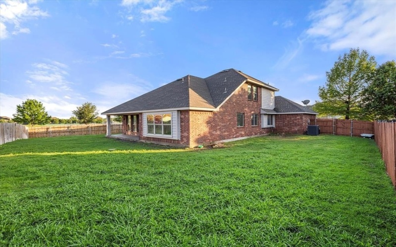 501 Highpoint Lane, Mansfield, TX 76063, 4 Habitaciones Habitaciones , ,3 BañosBaños,Residential,En Venta,501 Highpoint Lane,20881381