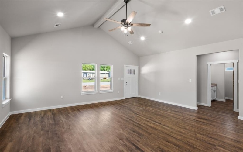 405 Bass Street, Bridgeport, TX 76426, 3 Habitaciones Habitaciones , ,2 BañosBaños,Residential,En Venta,405 Bass Street,20881346