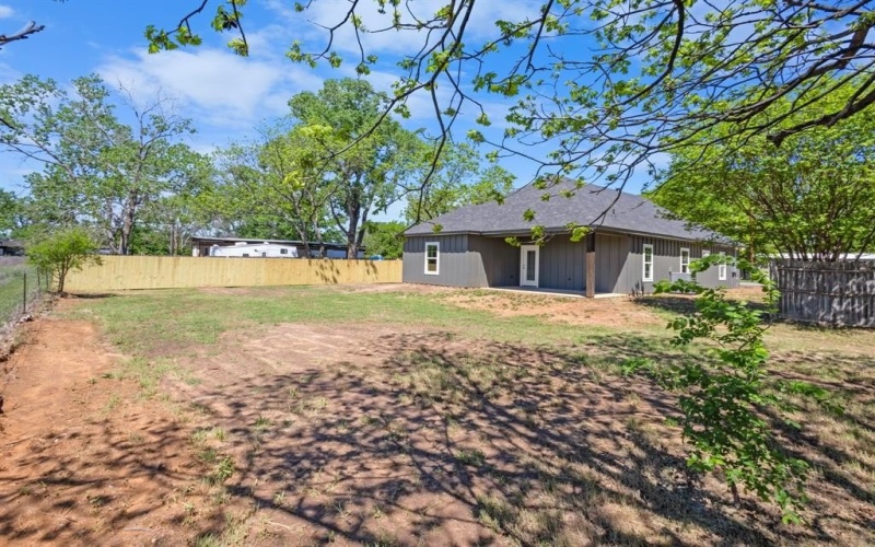 405 Bass Street, Bridgeport, TX 76426, 3 Habitaciones Habitaciones , ,2 BañosBaños,Residential,En Venta,405 Bass Street,20881346