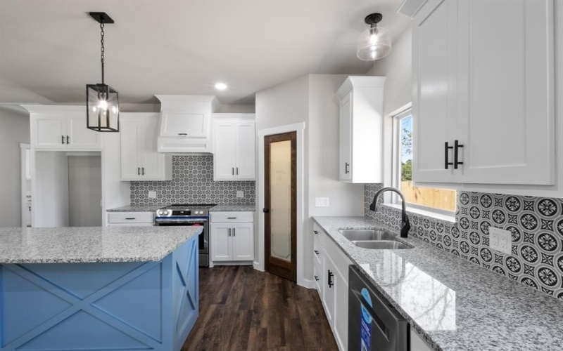 405 Bass Street, Bridgeport, TX 76426, 3 Habitaciones Habitaciones , ,2 BañosBaños,Residential,En Venta,405 Bass Street,20881346