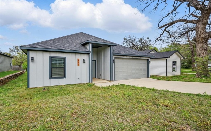 427 E Munson Street, Denison, TX 75021, 3 Habitaciones Habitaciones , ,2 BañosBaños,Residential,En Venta,427 E Munson Street,0,20884055