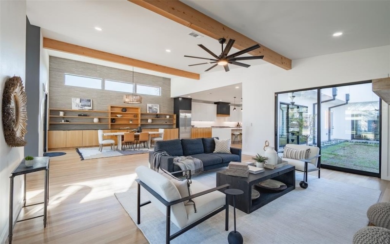 8903 Forest Hills Boulevard, Dallas, TX 75218, 5 Habitaciones Habitaciones , ,7 BañosBaños,Residential,En Venta,8903 Forest Hills Boulevard,20882331
