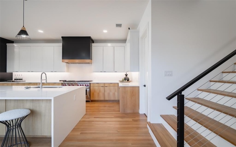 8903 Forest Hills Boulevard, Dallas, TX 75218, 5 Habitaciones Habitaciones , ,7 BañosBaños,Residential,En Venta,8903 Forest Hills Boulevard,20882331