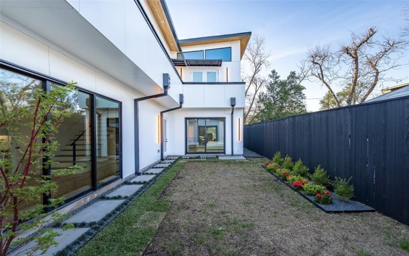 8903 Forest Hills Boulevard, Dallas, TX 75218, 5 Habitaciones Habitaciones , ,7 BañosBaños,Residential,En Venta,8903 Forest Hills Boulevard,20882331
