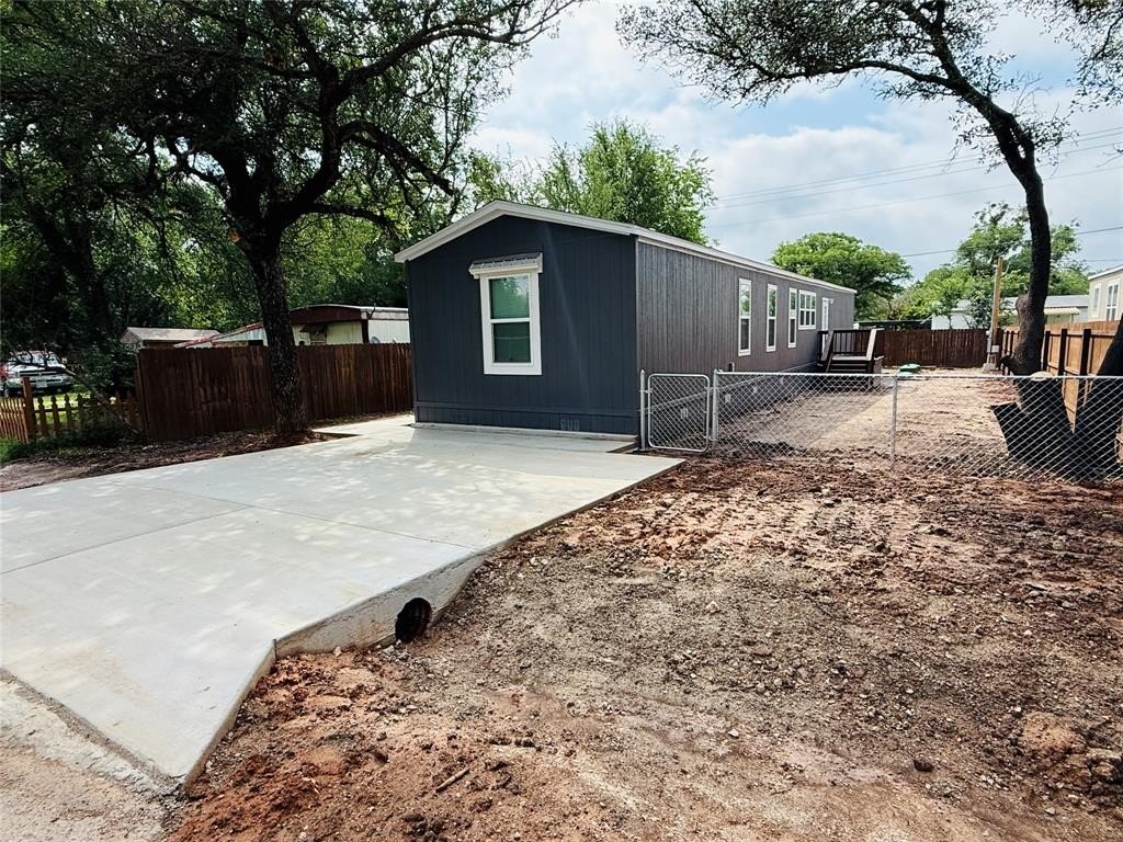 3001 Elmwood Drive, Granbury, TX 76048, 3 Bedrooms Bedrooms, ,2 BathroomsBathrooms,Residential,For Sale,3001 Elmwood Drive,20882398