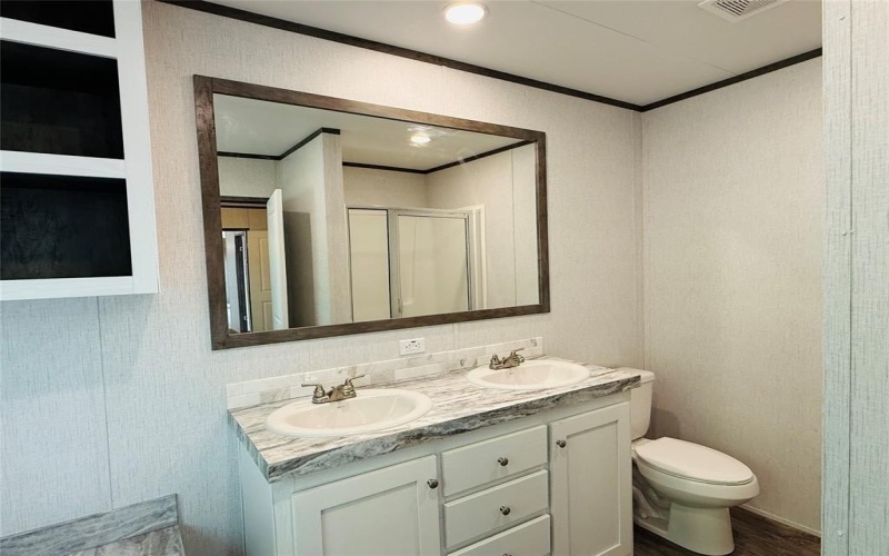 3001 Elmwood Drive, Granbury, TX 76048, 3 Bedrooms Bedrooms, ,2 BathroomsBathrooms,Residential,For Sale,3001 Elmwood Drive,20882398