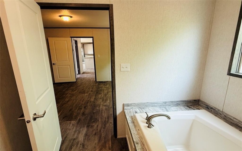 3001 Elmwood Drive, Granbury, TX 76048, 3 Bedrooms Bedrooms, ,2 BathroomsBathrooms,Residential,For Sale,3001 Elmwood Drive,20882398