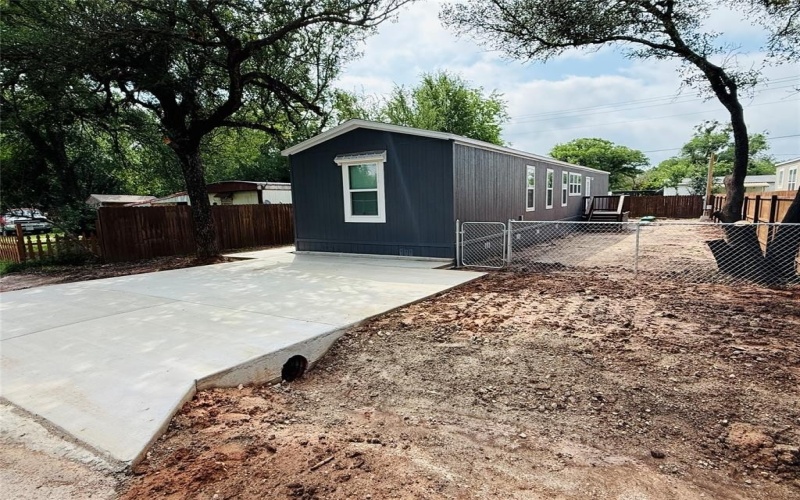 3001 Elmwood Drive, Granbury, TX 76048, 3 Bedrooms Bedrooms, ,2 BathroomsBathrooms,Residential,For Sale,3001 Elmwood Drive,20882398
