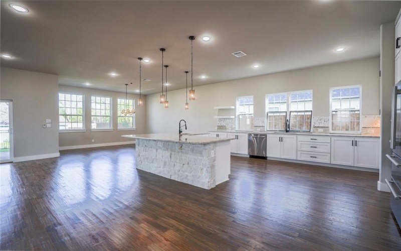 1616 N Bradley Street, McKinney, TX 75069, 5 Bedrooms Bedrooms, ,6 BathroomsBathrooms,Residential,For Sale,1616 N Bradley Street,20883256
