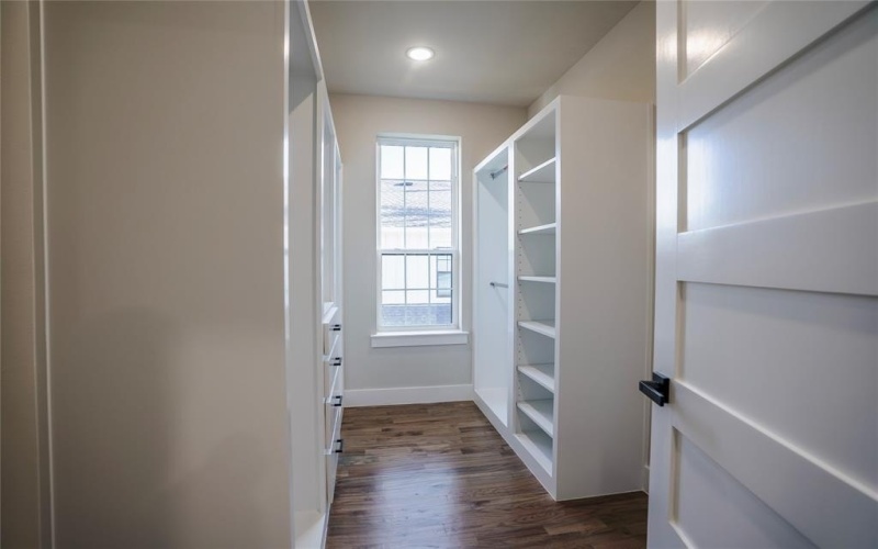 1616 N Bradley Street, McKinney, TX 75069, 5 Bedrooms Bedrooms, ,6 BathroomsBathrooms,Residential,For Sale,1616 N Bradley Street,20883256