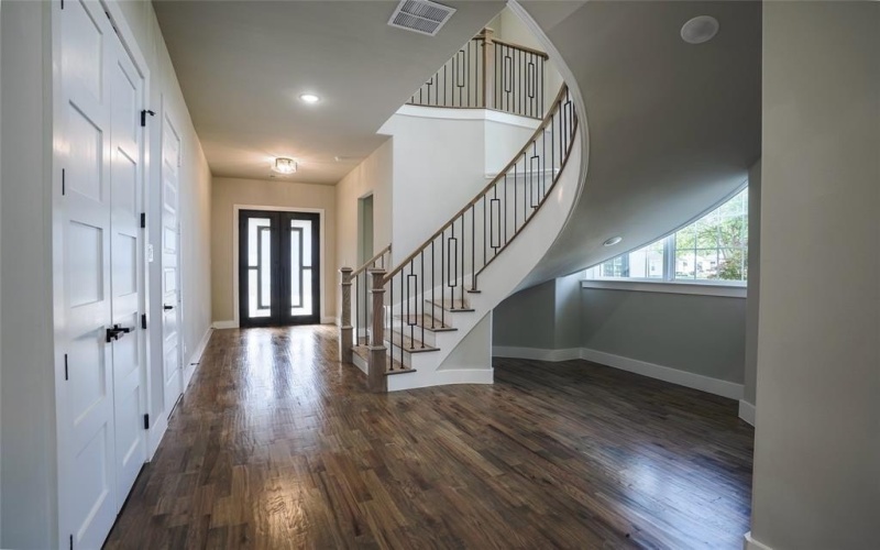 1616 N Bradley Street, McKinney, TX 75069, 5 Bedrooms Bedrooms, ,6 BathroomsBathrooms,Residential,For Sale,1616 N Bradley Street,20883256