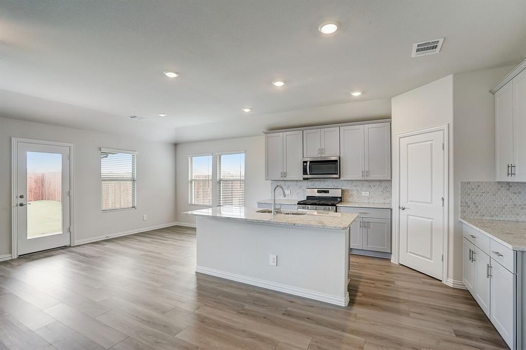 4017 Medina Drive, Farmersville, TX 75442, 4 Bedrooms Bedrooms, ,3 BathroomsBathrooms,Residential,For Sale,4017 Medina Drive,20884457