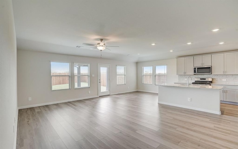 4017 Medina Drive, Farmersville, TX 75442, 4 Bedrooms Bedrooms, ,3 BathroomsBathrooms,Residential,For Sale,4017 Medina Drive,20884457