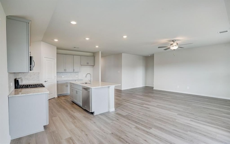 4017 Medina Drive, Farmersville, TX 75442, 4 Bedrooms Bedrooms, ,3 BathroomsBathrooms,Residential,For Sale,4017 Medina Drive,20884457