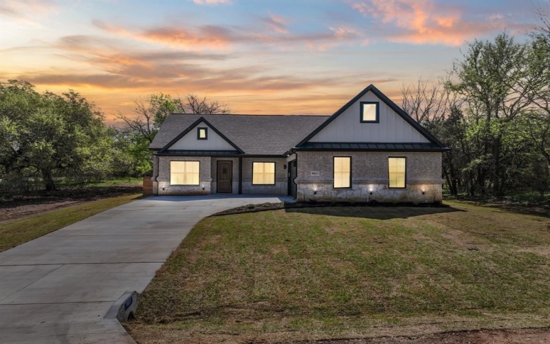 9023 Pleasant Drive, Whitney, TX 76692, 3 Bedrooms Bedrooms, ,2 BathroomsBathrooms,Residential,For Sale,9023 Pleasant Drive,20883292