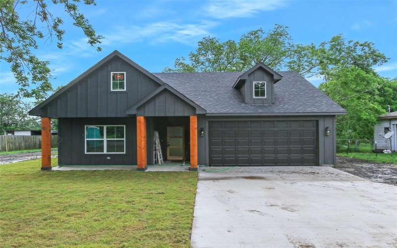 305 N Elm Street, Leonard, TX 75452, 3 Habitaciones Habitaciones , ,2 BañosBaños,Residential,En Venta,305 N Elm Street,20885331