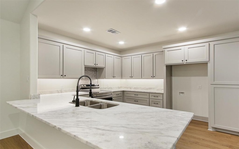 305 N Elm Street, Leonard, TX 75452, 3 Habitaciones Habitaciones , ,2 BañosBaños,Residential,En Venta,305 N Elm Street,20885331