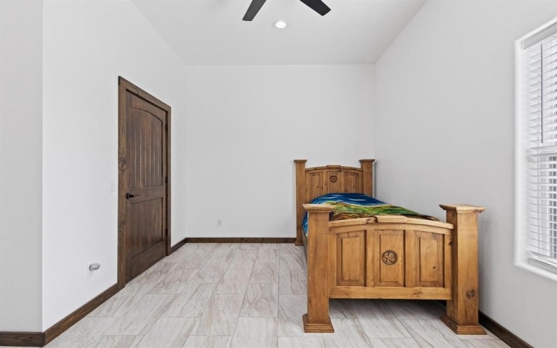 1706 County Road 35400, Sumner, TX 75486, 4 Bedrooms Bedrooms, ,2 BathroomsBathrooms,Residential,For Sale,1706 County Road 35400,20885585