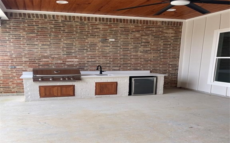 637 Caledonia Drive, Bossier City, LA 71111, 5 Bedrooms Bedrooms, ,3 BathroomsBathrooms,Residential,For Sale,637 Caledonia Drive,20884943