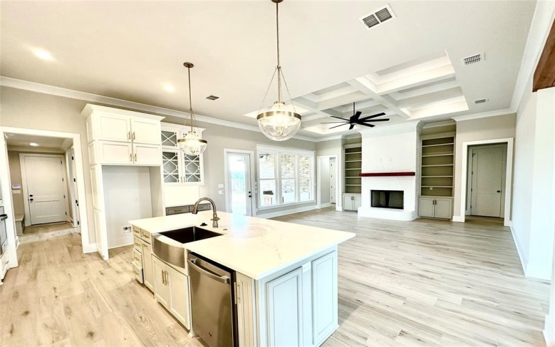 637 Caledonia Drive, Bossier City, LA 71111, 5 Bedrooms Bedrooms, ,3 BathroomsBathrooms,Residential,For Sale,637 Caledonia Drive,20884943